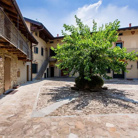 Lägenhetshotell Corte Del Passone Montevecchia